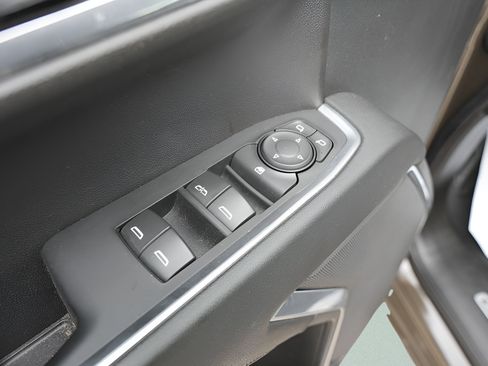 Used 2023 Chevrolet Silverado 1500 LT AWD/4WD image 19