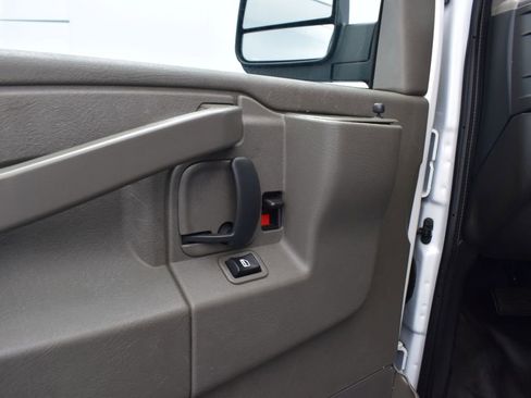 Used 2023 Chevrolet Express 2500 w/ Driver Convenience Package image 6