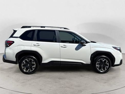 Certified 2025 Subaru Forester Premium AWD/4WD image 4
