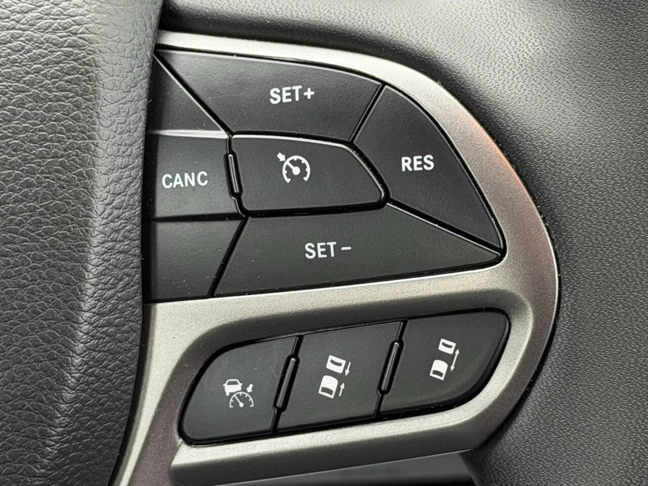 Used 2021 Jeep Cherokee Limited AWD/4WD image 24