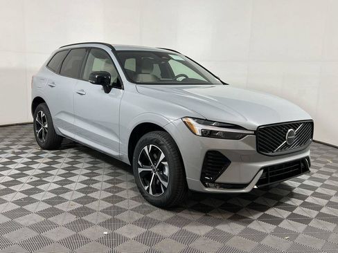Used 2026 Volvo XC60 B5 Core AWD/4WD image 2