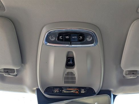 Used 2018 Volvo XC90 T6 Momentum w/ Convenience Package image 27