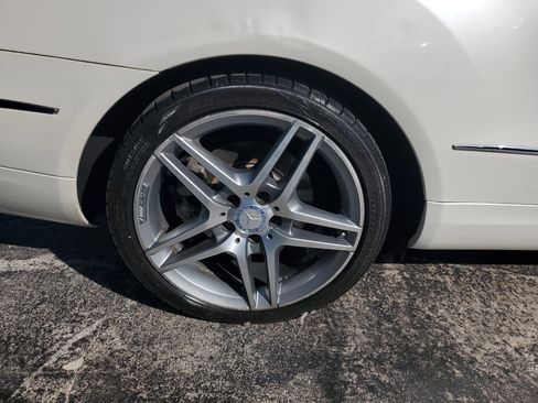 Used 2015 Mercedes-Benz E 400 E 400 w/ Premium 1 Package image 32