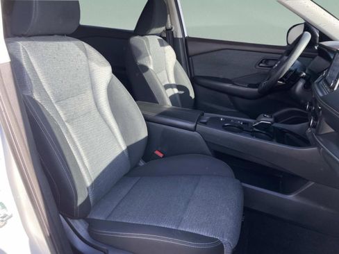 Used 2022 Nissan Rogue S image 17