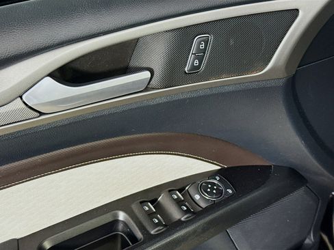 Used 2019 Ford Fusion SE w/ Equipment Group 151A image 24