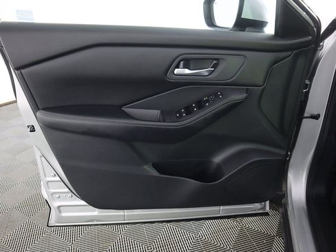 Used 2024 Nissan Rogue SV image 21