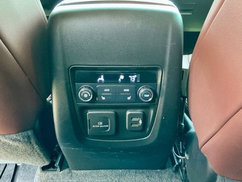 Used 2020 Buick Enclave Avenir w/ Avenir Technology Package image 32