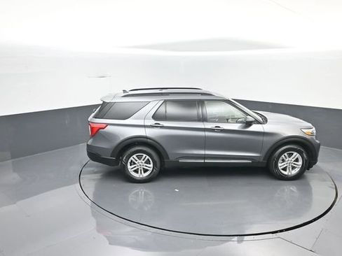 Used 2022 Ford Explorer XLT w/ Equipment Group 202A image 25
