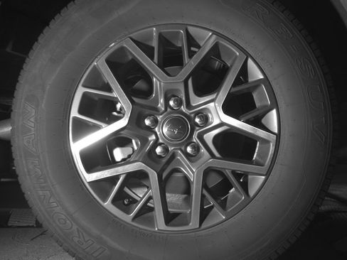 Used 2025 Jeep Wrangler Sahara image 15