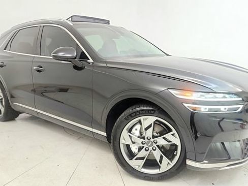Used 2025 Genesis Electrified GV70 w/ Prestige Package AWD/4WD image 16