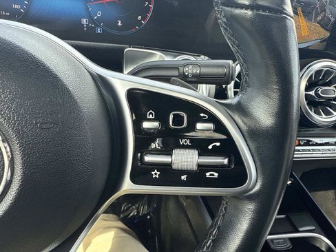 Used 2023 Mercedes-Benz GLB 250 4MATIC image 30