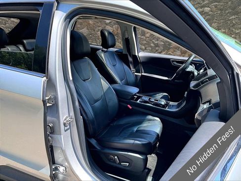 Used 2019 Ford Edge Titanium w/ Equipment Group 301A FWD image 7