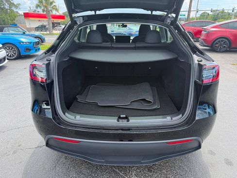 Used 2024 Tesla Model Y Long Range AWD/4WD image 24
