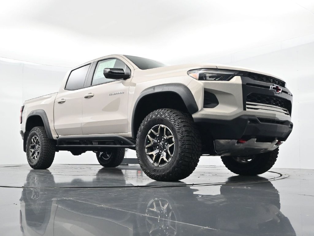 New 2026 Chevrolet Colorado ZR2 w/ Technology Package AWD/4WD image 28