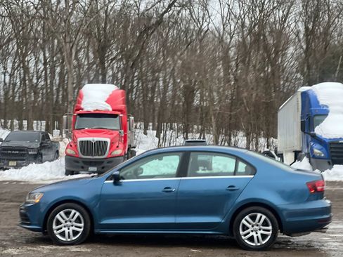 Used 2017 Volkswagen Jetta S image 4