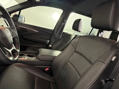 Used 2024 Honda Passport EX-L image 11