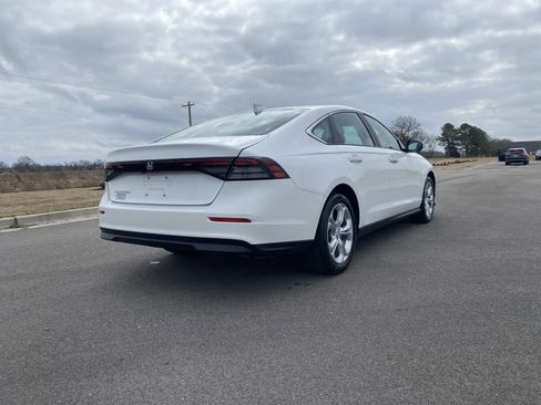 Certified 2023 Honda Accord LX image 5