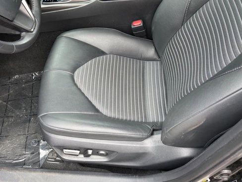 Used 2024 Toyota Camry SE image 16