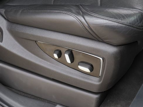 Used 2017 Cadillac Escalade ESV Luxury image 35