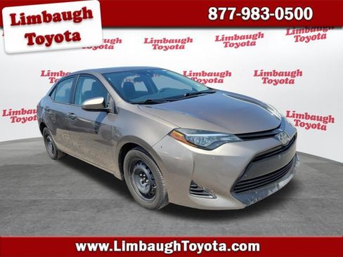Used 2019 Toyota Corolla LE FWD image 1