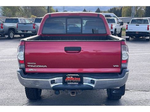 Used 2013 Toyota Tacoma 4x4 Double Cab w/ SR5 Pkg image 4