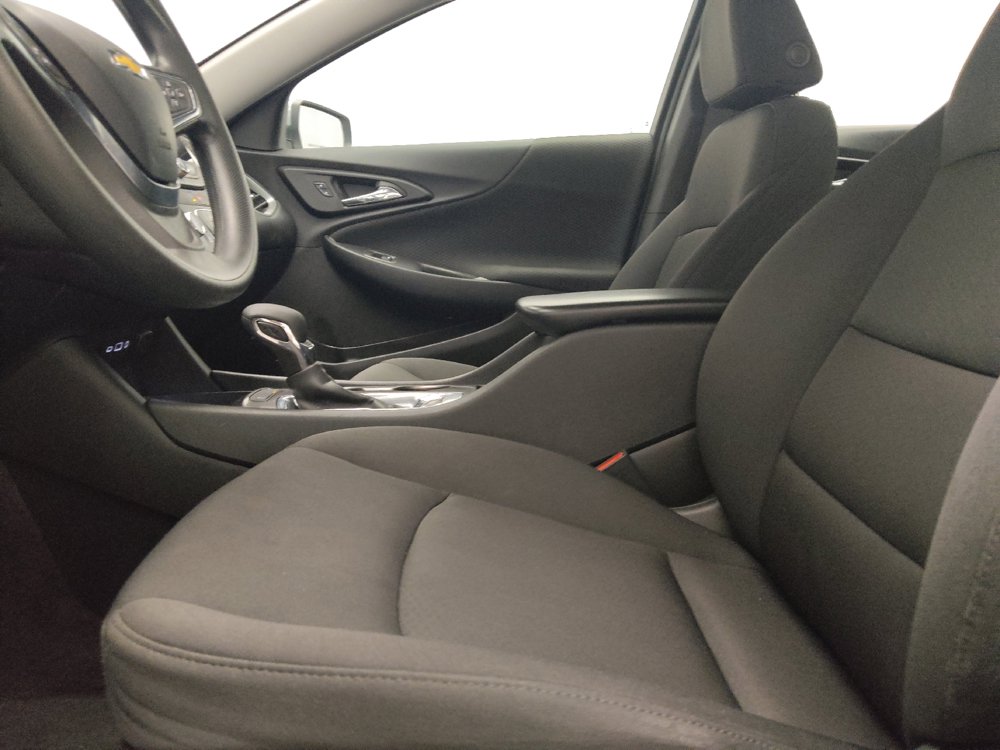 Used 2025 Chevrolet Malibu LS FWD image 17