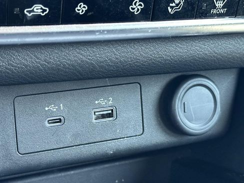 Used 2023 Nissan Rogue SL image 24