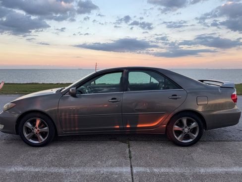 Used 2005 Toyota Camry SE image 8