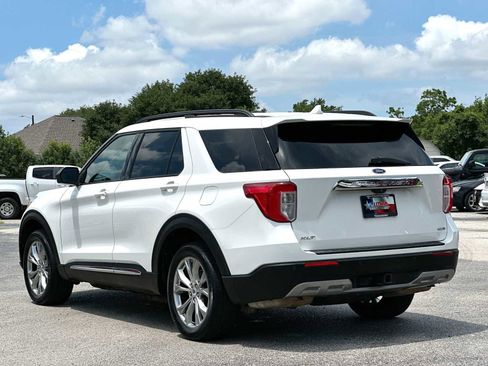 Used 2020 Ford Explorer XLT w/ Equipment Group 202A AWD/4WD image 13