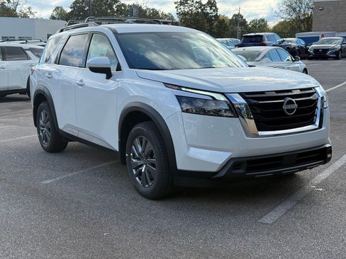 New 2025 Nissan Pathfinder SV image 6