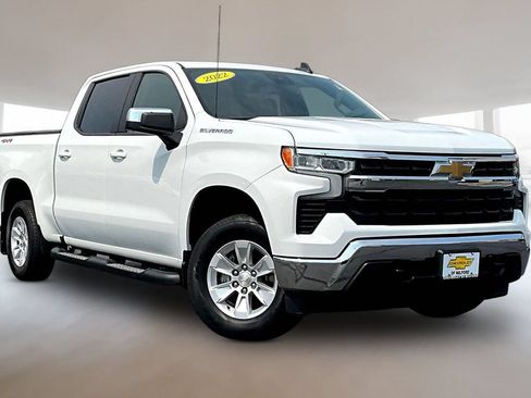 Used 2022 Chevrolet Silverado 1500 LT AWD/4WD image 1