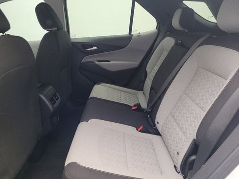 Used 2022 Chevrolet Equinox LS image 18
