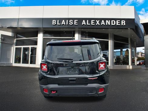 Used 2023 Jeep Renegade Trailhawk w/ Sun/Sound Group AWD/4WD image 4