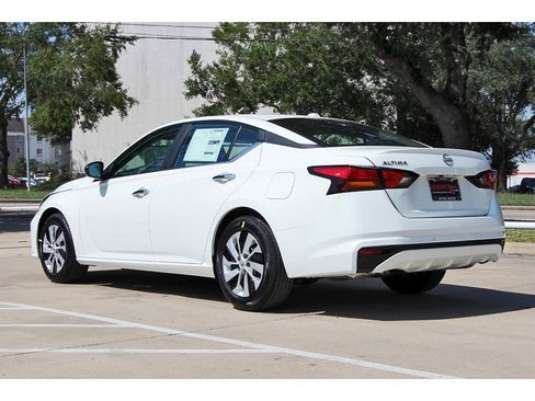 New 2025 Nissan Altima 2.5 S image 3