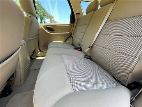 Used 2005 Ford Escape XLT FWD image 4
