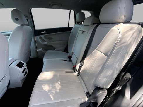 Used 2023 Volkswagen Tiguan SE FWD image 21