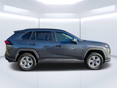 Used 2019 Toyota RAV4 XLE image 2