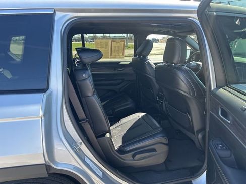 Used 2024 Jeep Grand Cherokee L Limited w/ Luxury Tech Group II image 36