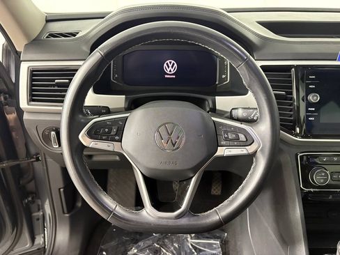 Used 2023 Volkswagen Atlas SE w/ Panoramic Sunroof Package AWD/4WD image 16
