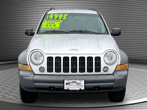 Used 2005 Jeep Liberty Sport image 2