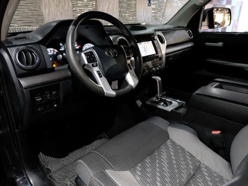 Used 2019 Toyota Tundra SR5 w/ SR5 Upgrade Package AWD/4WD image 3