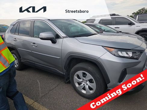 Used 2021 Toyota RAV4 LE AWD/4WD image 1