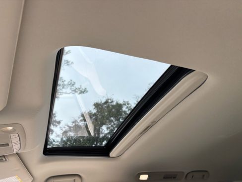 Used 2023 Nissan Armada Platinum w/ Captain's Chairs Package image 3