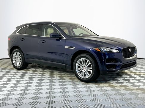 Used 2018 Jaguar F-PACE Prestige image 3
