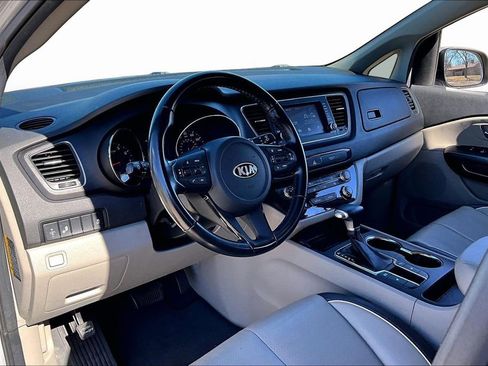 Certified 2020 Kia Sedona EX image 13