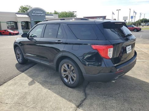 Used 2022 Ford Explorer XLT w/ Equipment Group 202A RWD image 3