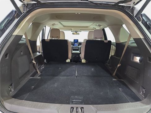 Used 2020 Ford Explorer Platinum w/ Premium Technology Package image 14