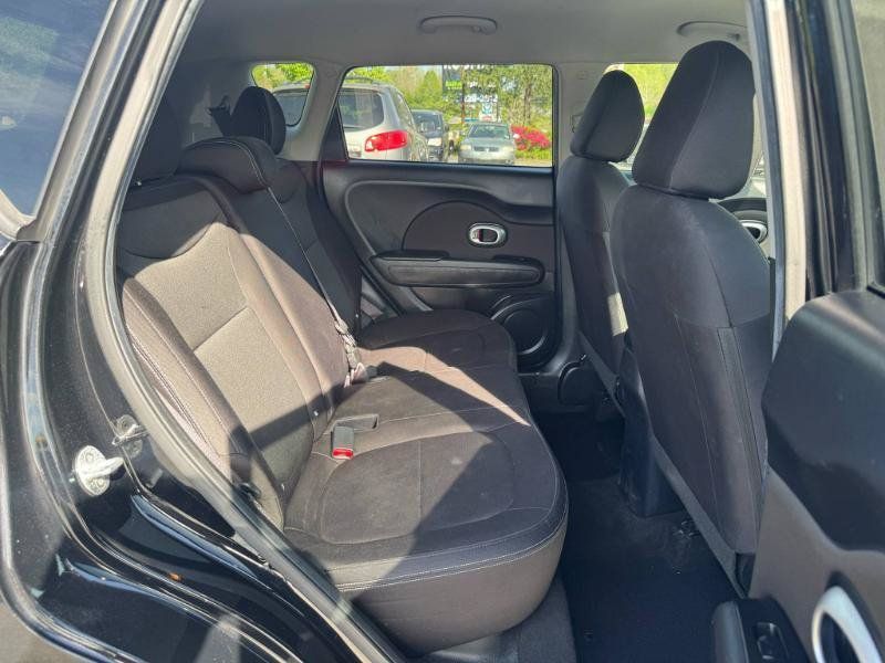 Used 2016 Kia Soul FWD image 16