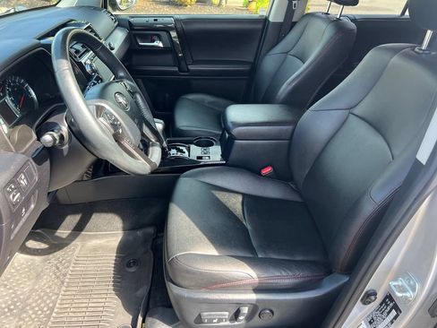 Used 2017 Toyota 4Runner TRD Off-Road Premium AWD/4WD image 13