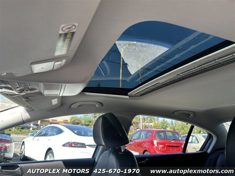 Used 2008 Volkswagen Passat VR6 FWD image 27